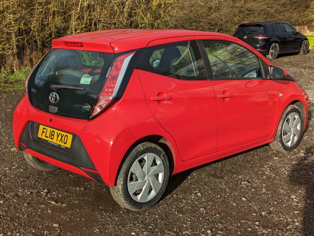 TOYOTA AYGO 1.0 VVT-i x-play  2018