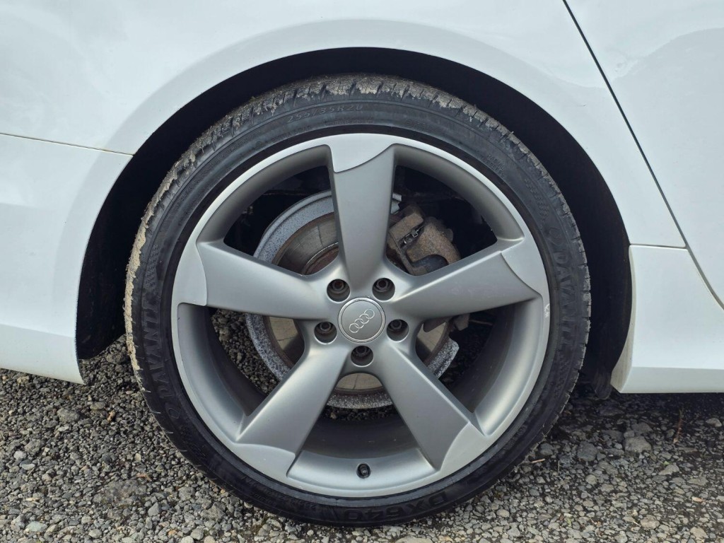 AUDI A6 2.0 TDI Black Edition 2013