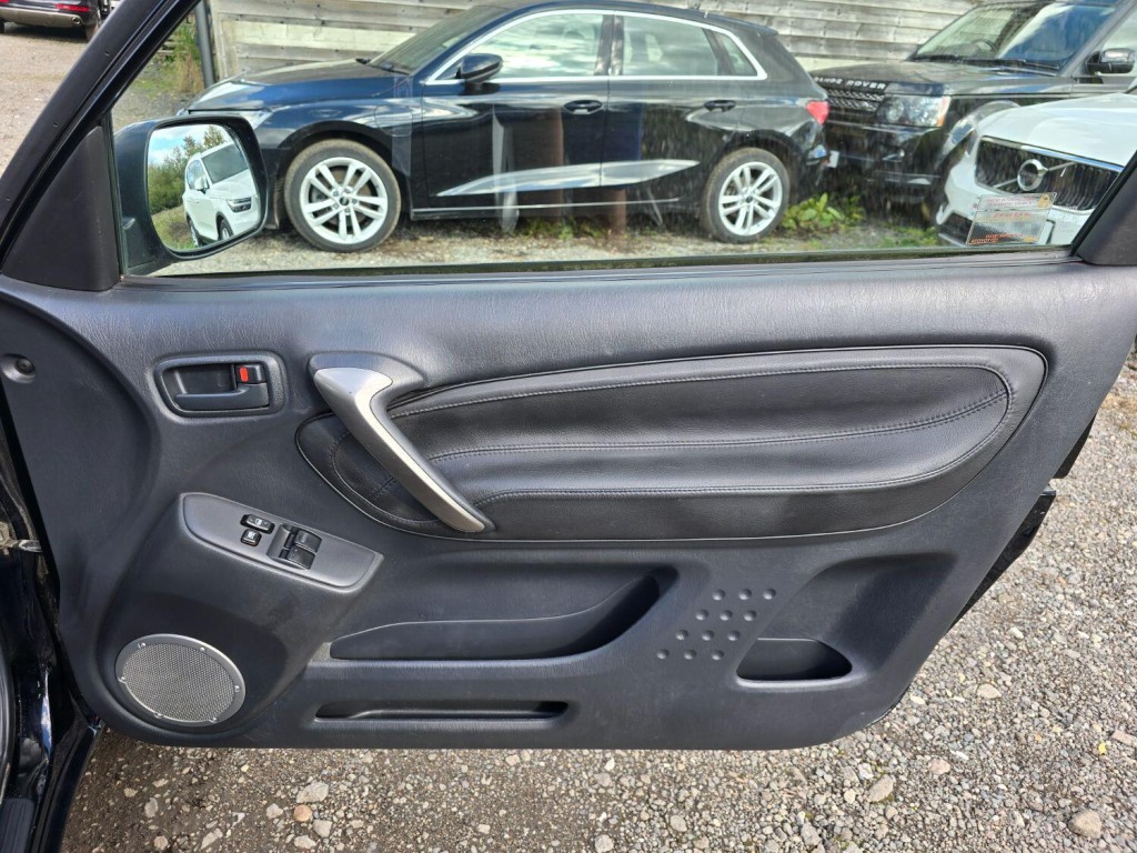 TOYOTA RAV4 2.0 D-4D XT3 2004