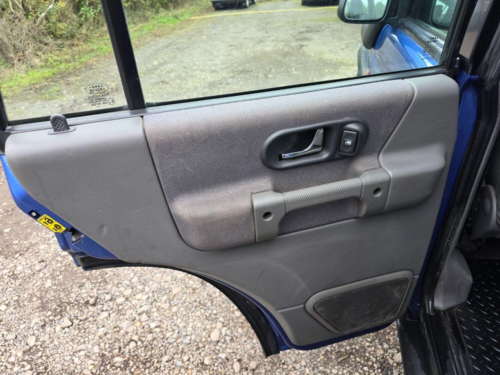 LAND ROVER DISCOVERY 2.5 TD5 GS 2001