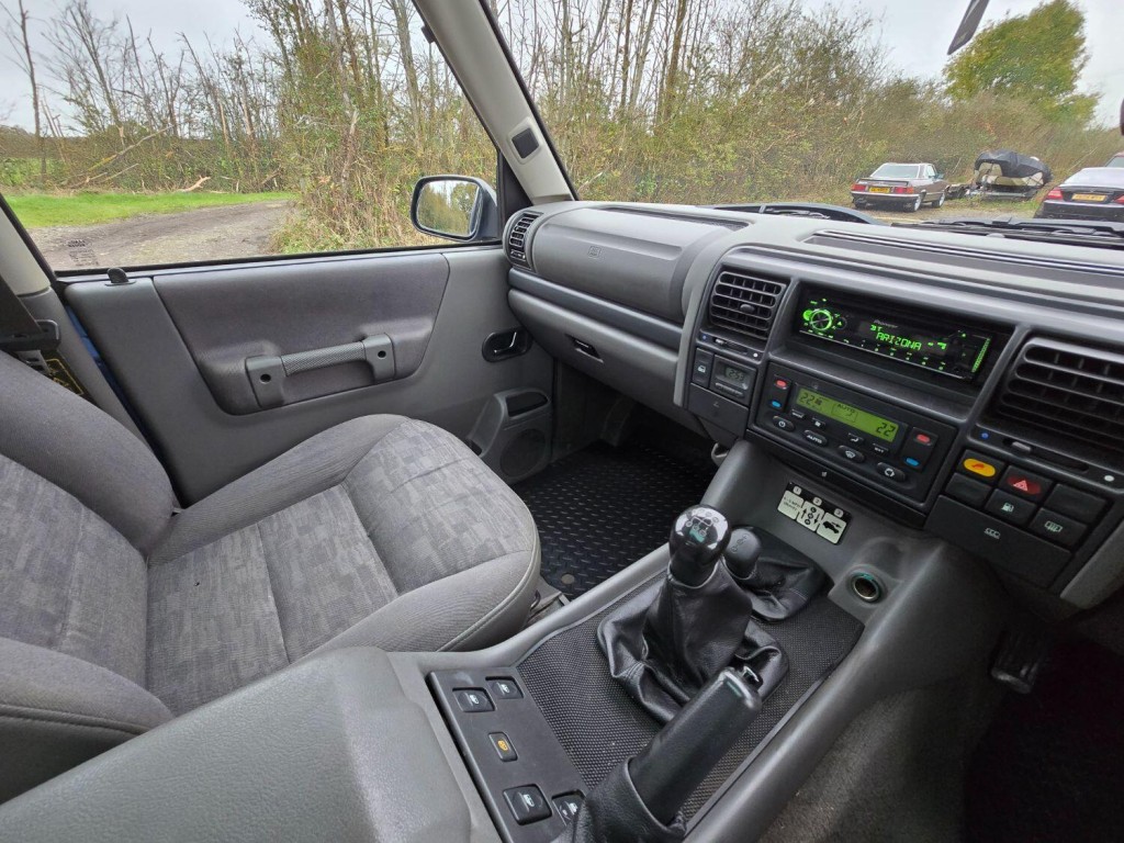 LAND ROVER DISCOVERY 2.5 TD5 GS 2001