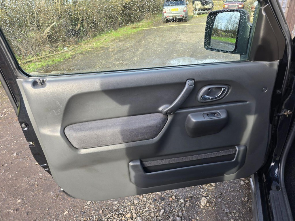 SUZUKI JIMNY 1.3 SZ4 2010