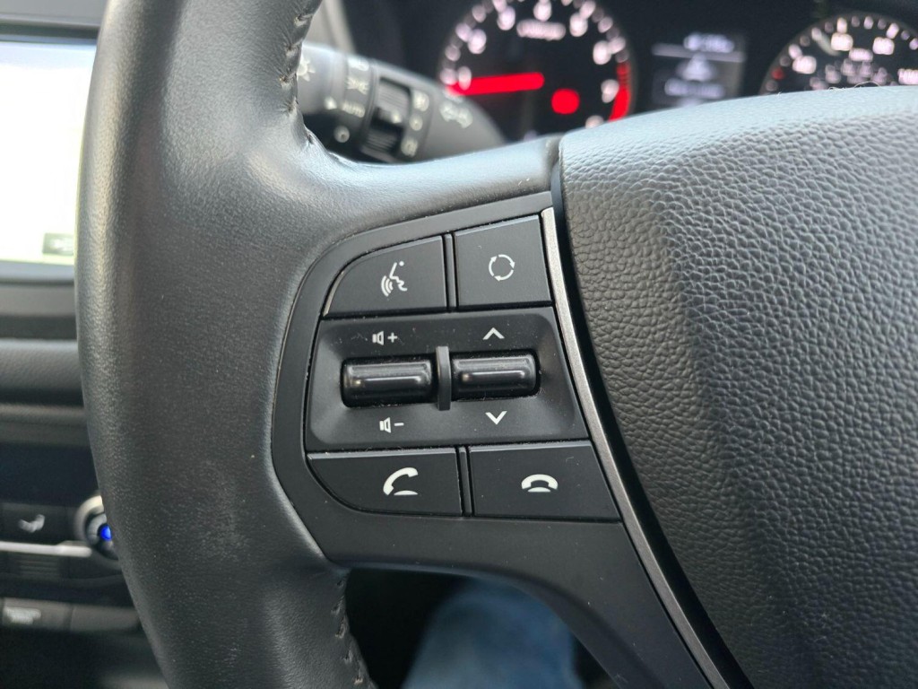 HYUNDAI I20 1.2 Premium Nav 2019