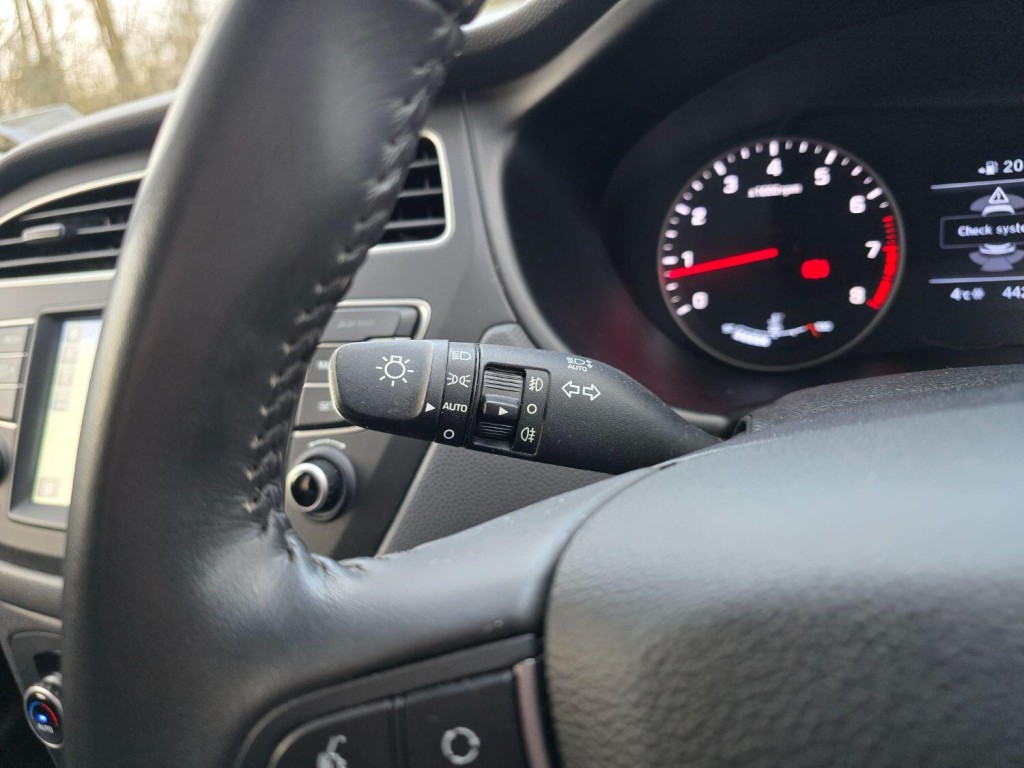 HYUNDAI I20 1.2 Premium Nav 2019