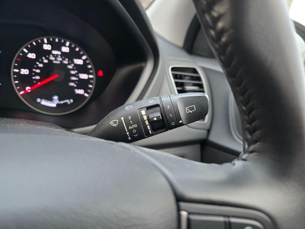 HYUNDAI I20 1.2 Premium Nav 2019