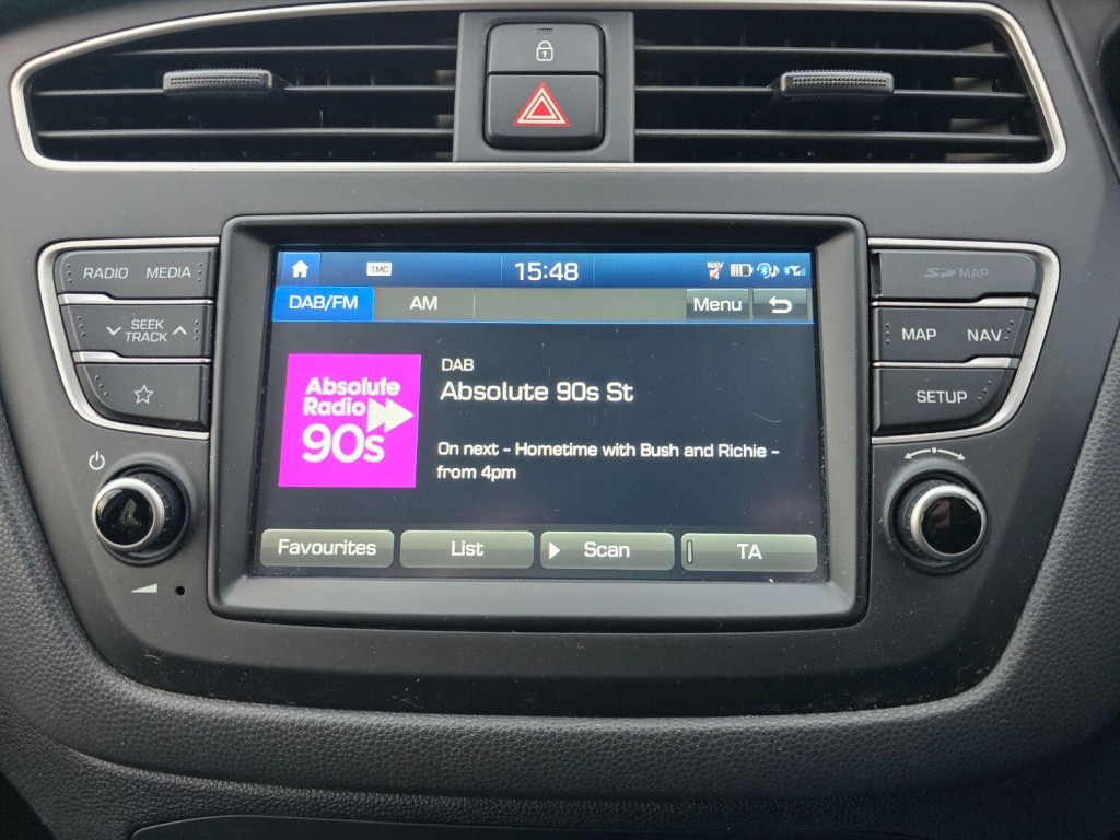 HYUNDAI I20 1.2 Premium Nav 2019