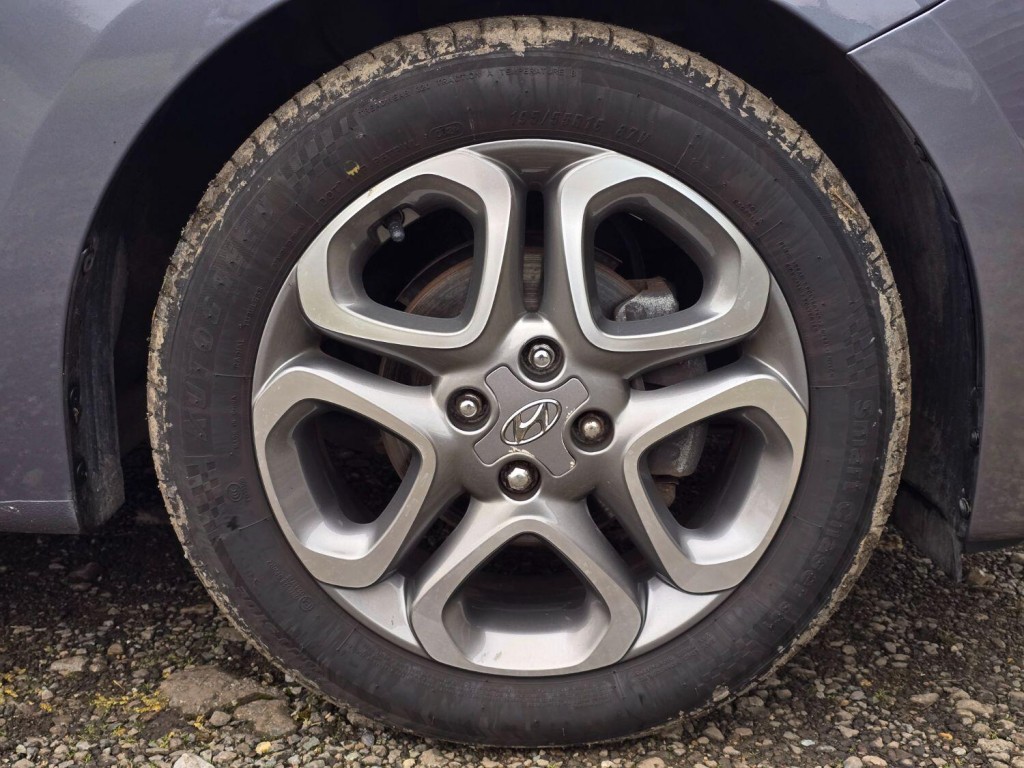 HYUNDAI I20 1.2 Premium Nav 2019