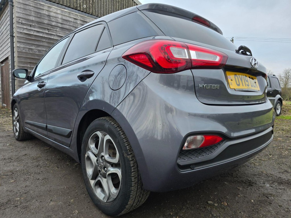 HYUNDAI I20 1.2 Premium Nav 2019