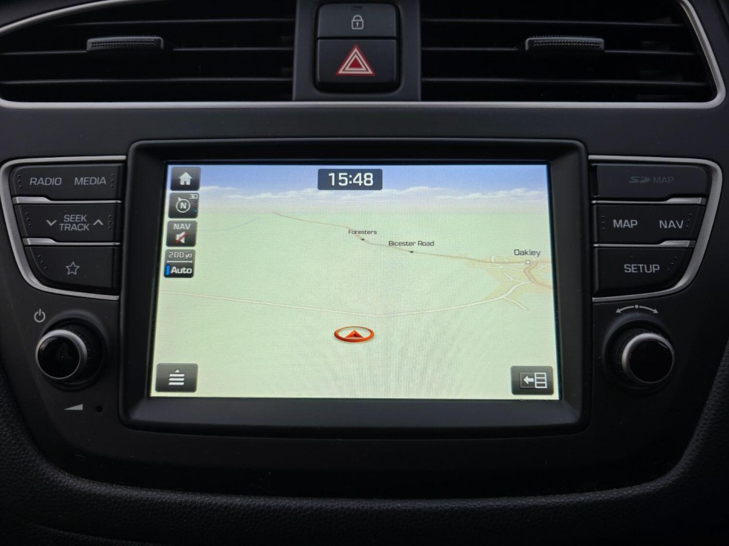 HYUNDAI I20 1.2 Premium Nav 2019