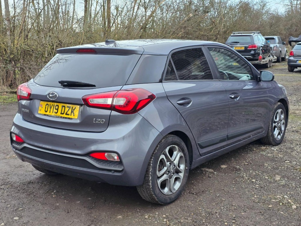 HYUNDAI I20 1.2 Premium Nav 2019