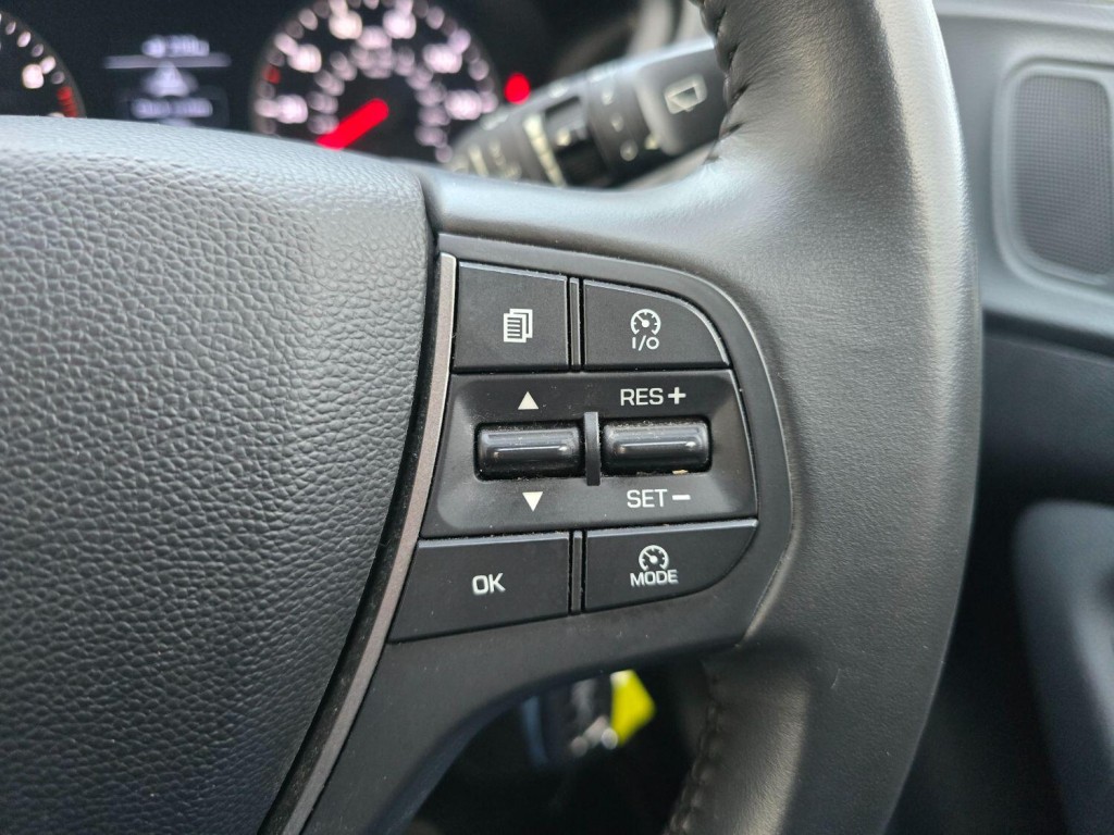 HYUNDAI I20 1.2 Premium Nav 2019