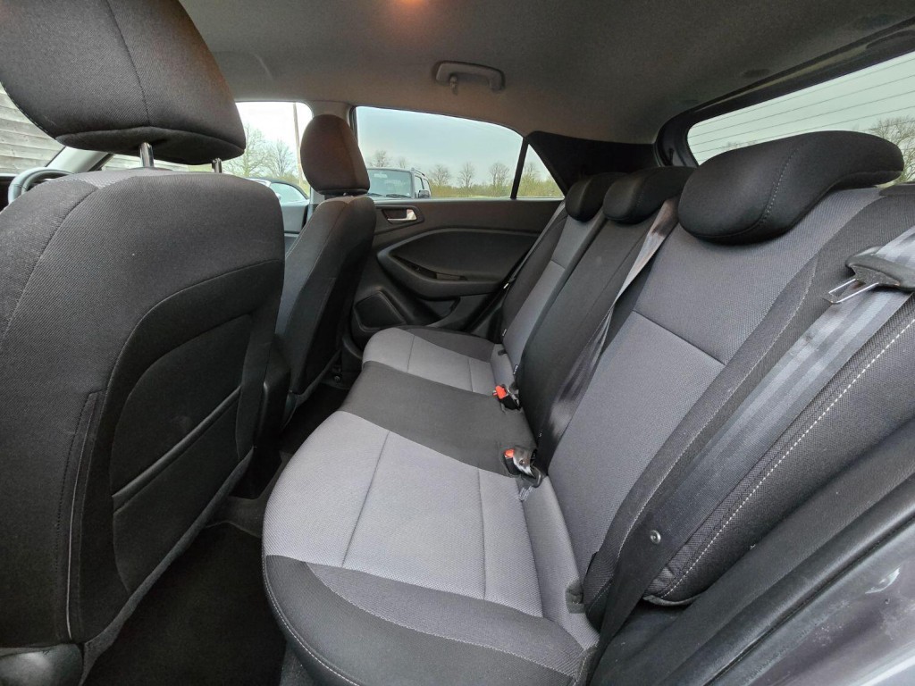 HYUNDAI I20 1.2 Premium Nav 2019