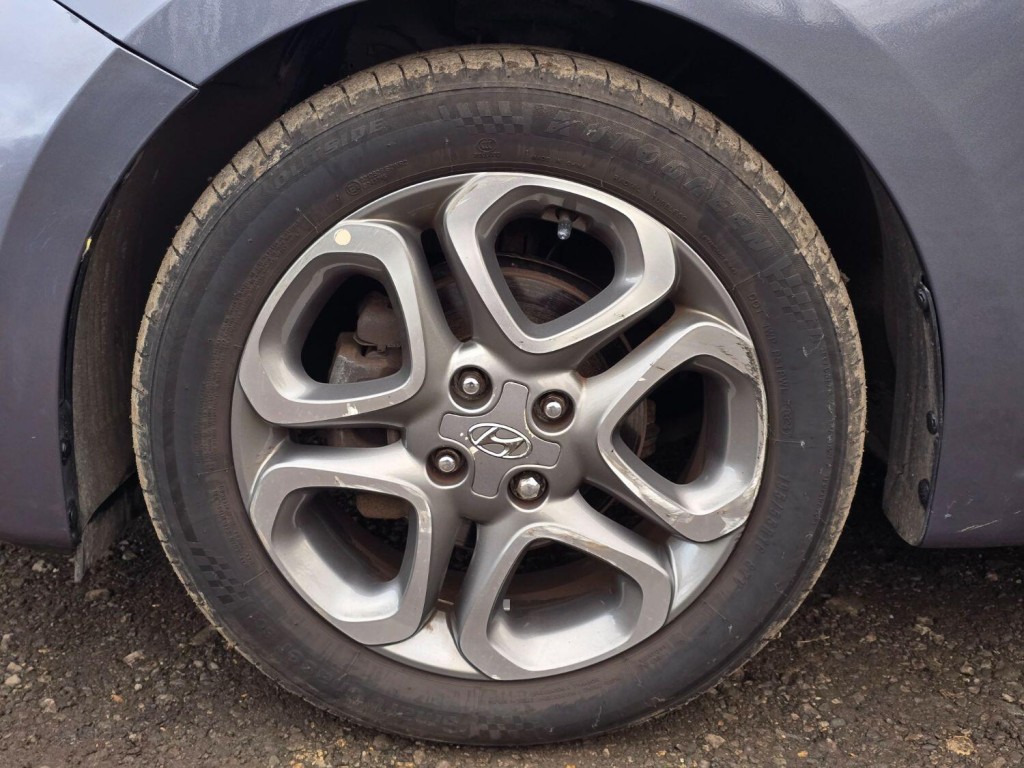 HYUNDAI I20 1.2 Premium Nav 2019