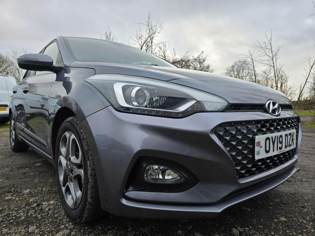HYUNDAI I20 1.2 Premium Nav 2019