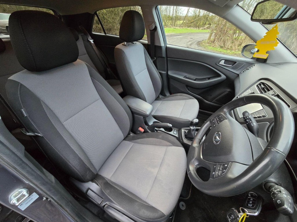 HYUNDAI I20 1.2 Premium Nav 2019
