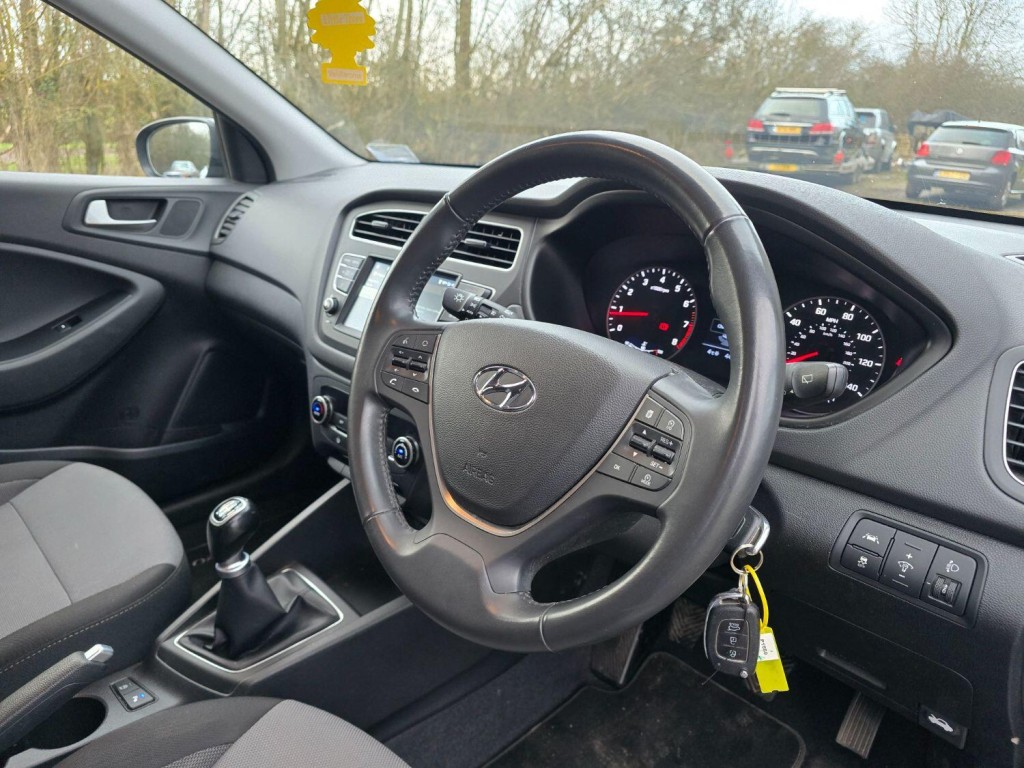 HYUNDAI I20 1.2 Premium Nav 2019