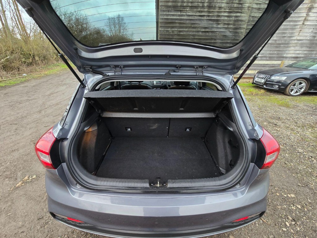 HYUNDAI I20 1.2 Premium Nav 2019