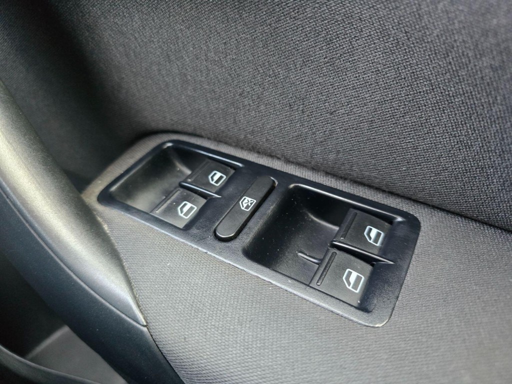 VOLKSWAGEN POLO 1.2 Match 2012