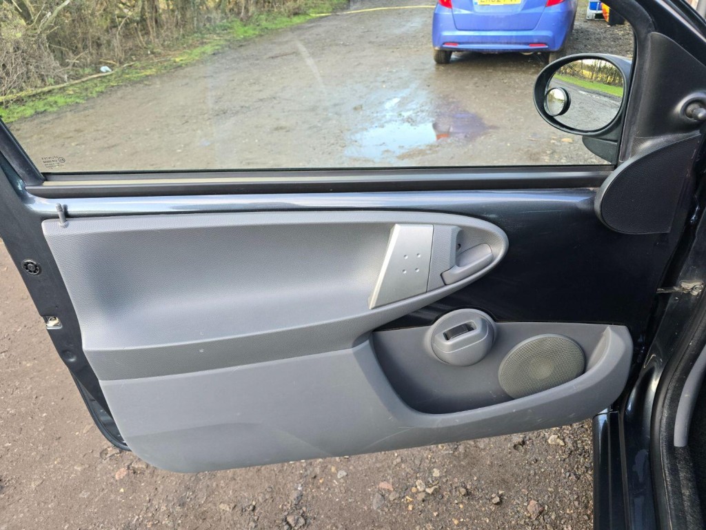 TOYOTA AYGO 1.0 VVT-i Go 2012