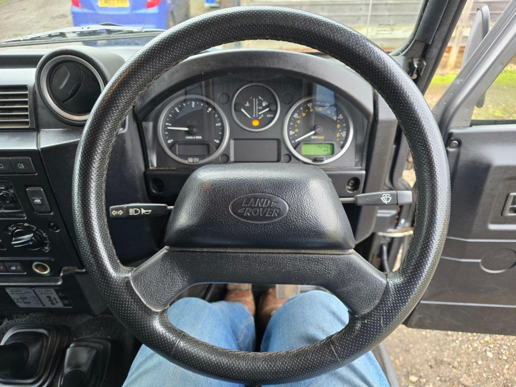 LAND ROVER DEFENDER 110 2.4TDCi XS Utility 2009