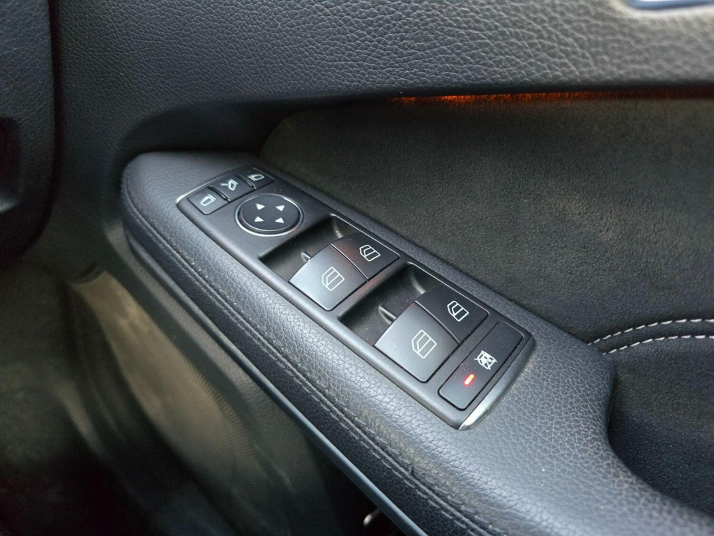 MERCEDES-BENZ E CLASS 2.1 E300dh BlueTEC AMG Sport 2014