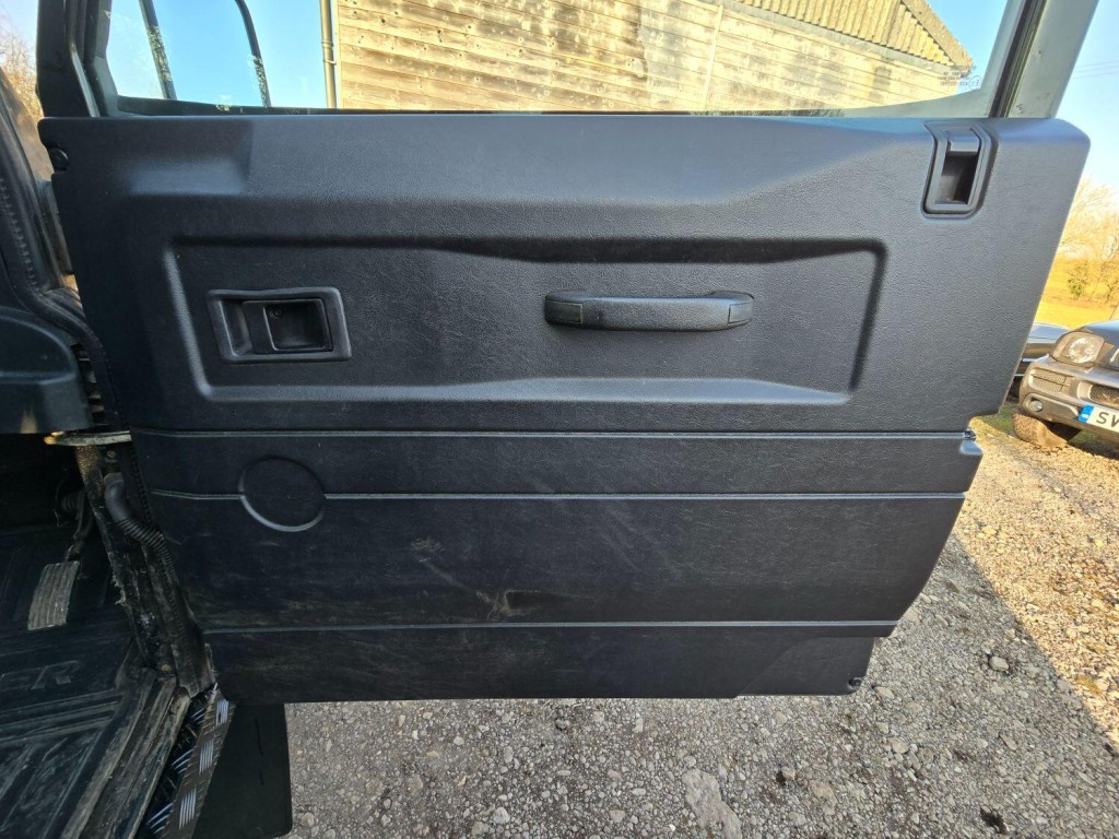 LAND ROVER DEFENDER 110 2.4 TDCi County 2009