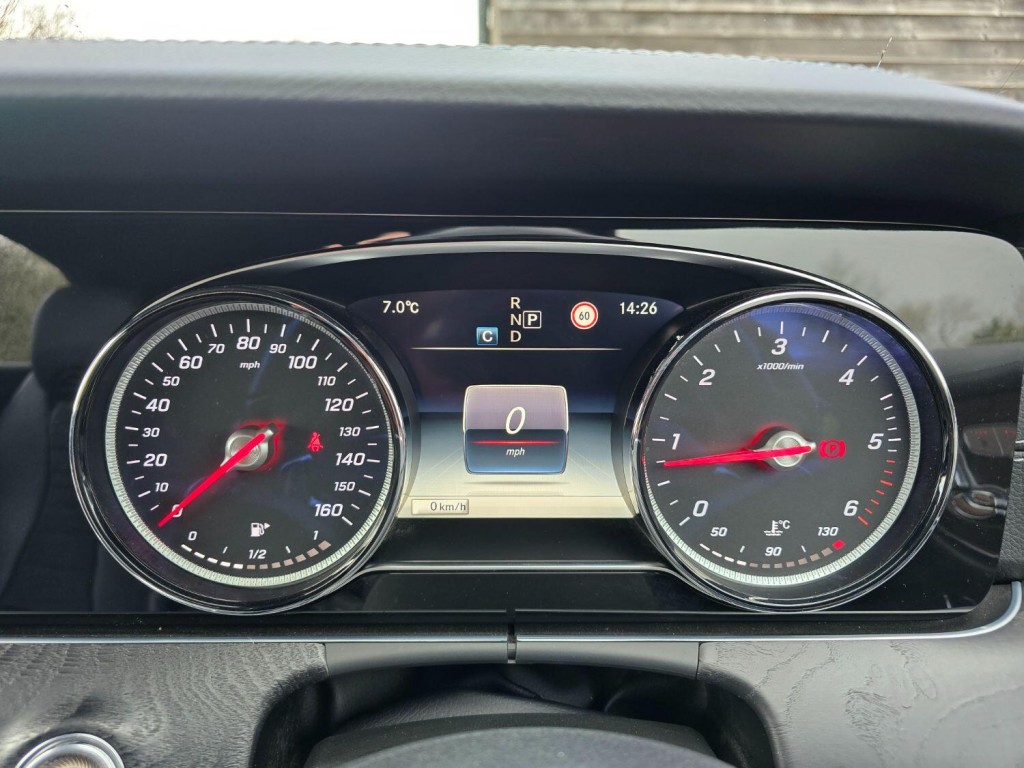 MERCEDES-BENZ E CLASS 2.0 E220d AMG Line 2018