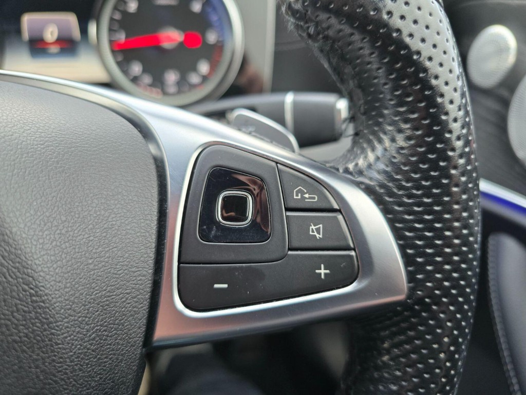 MERCEDES-BENZ E CLASS 2.0 E220d AMG Line 2018