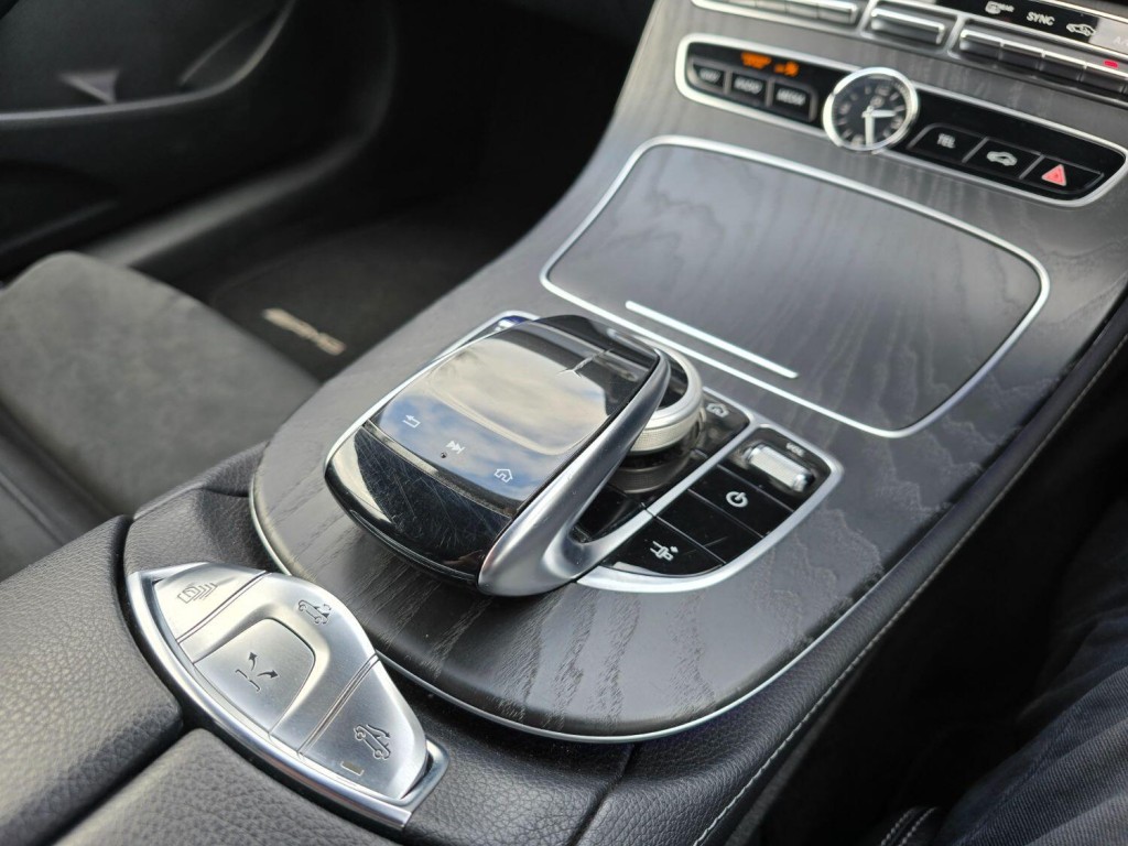 MERCEDES-BENZ E CLASS 2.0 E220d AMG Line 2018