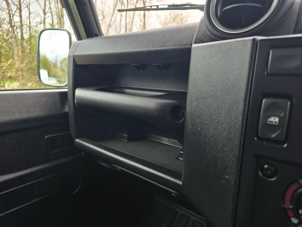 LAND ROVER DEFENDER 110 2.4 TDCi County 2007