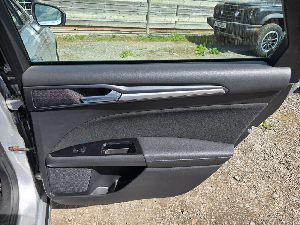 FORD MONDEO 2.0 TDCi Zetec 2015