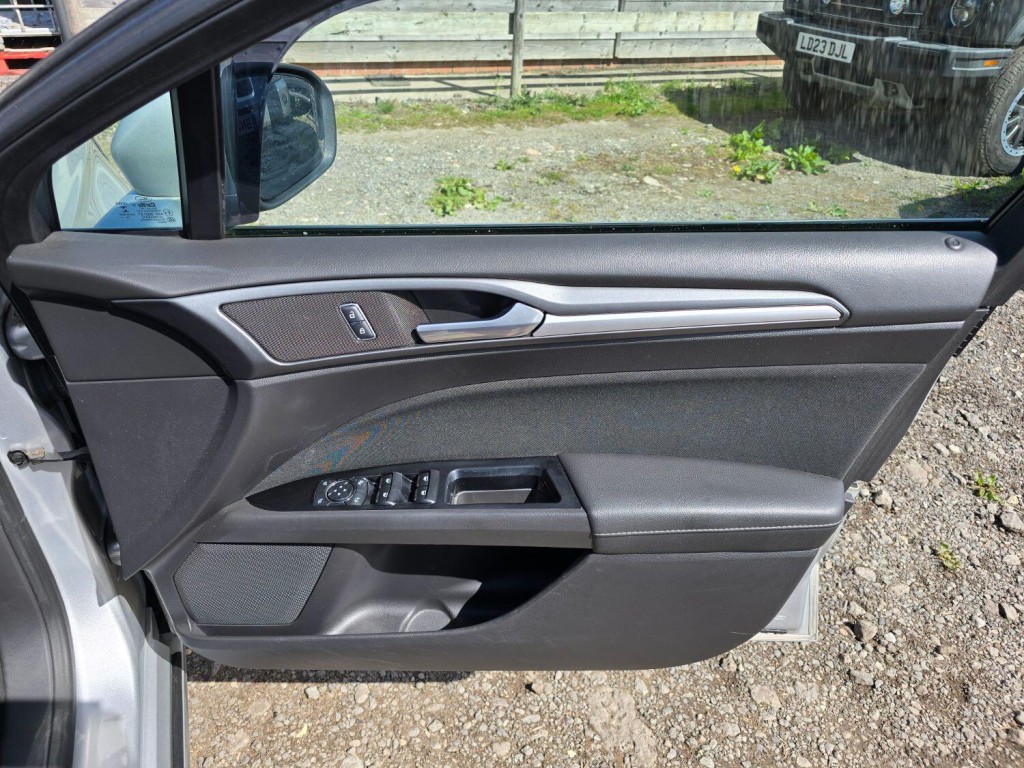 FORD MONDEO 2.0 TDCi Zetec 2015