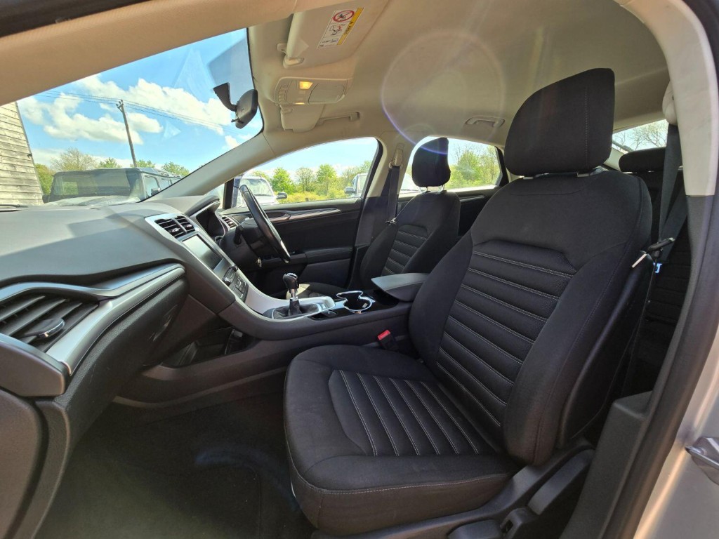 FORD MONDEO 2.0 TDCi Zetec 2015