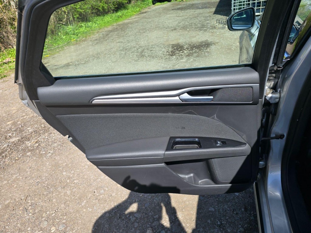 FORD MONDEO 2.0 TDCi Zetec 2015