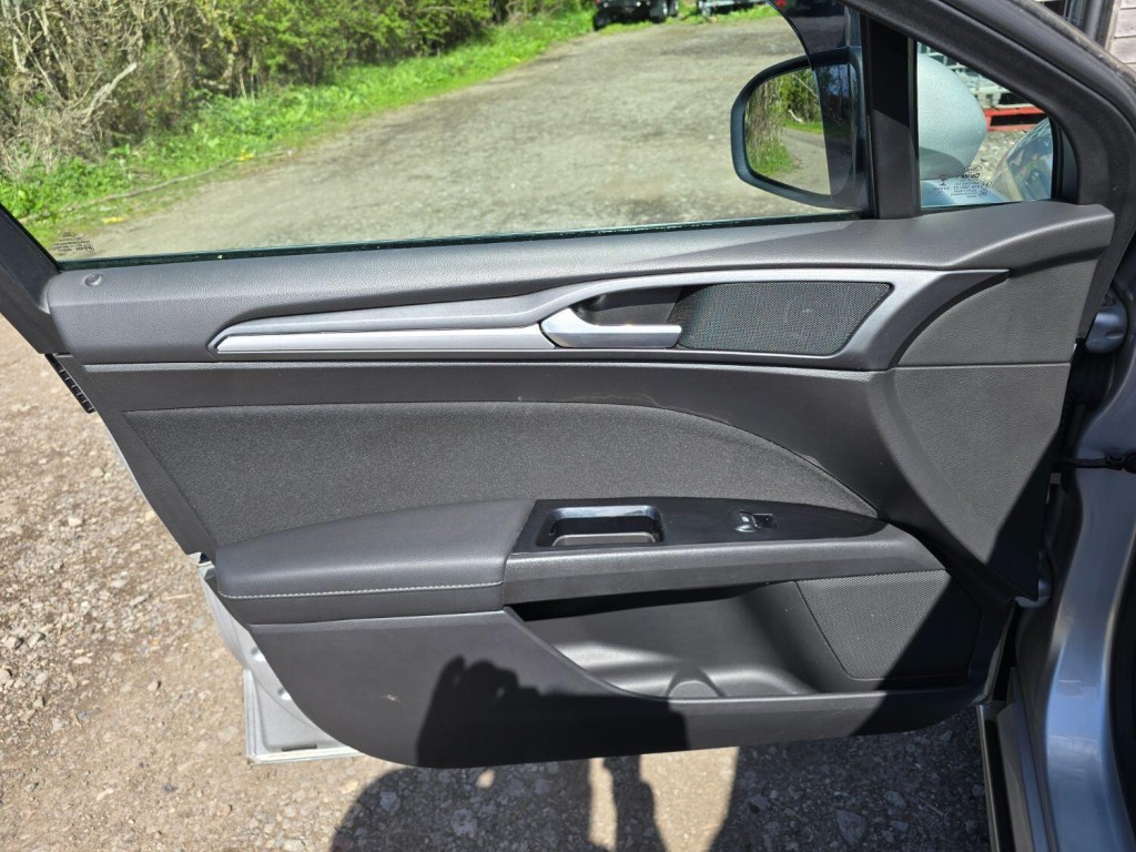 FORD MONDEO 2.0 TDCi Zetec 2015