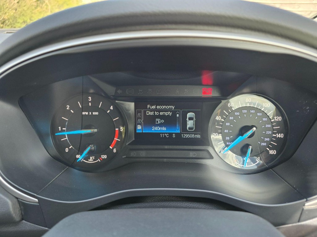 FORD MONDEO 2.0 TDCi Zetec 2015