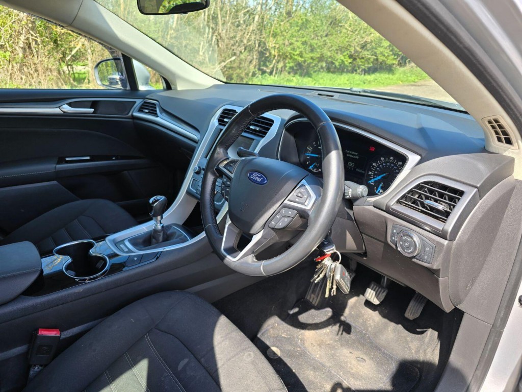 FORD MONDEO 2.0 TDCi Zetec 2015