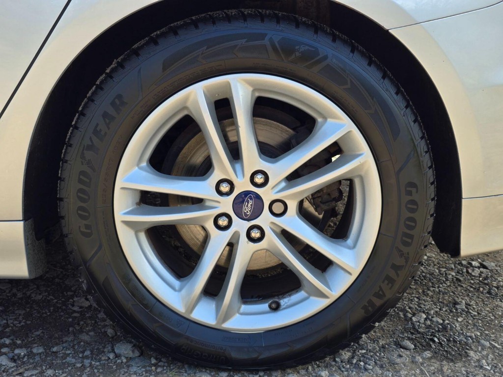 FORD MONDEO 2.0 TDCi Zetec 2015