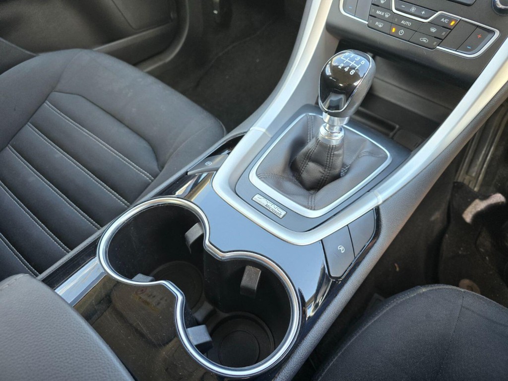 FORD MONDEO 2.0 TDCi Zetec 2015