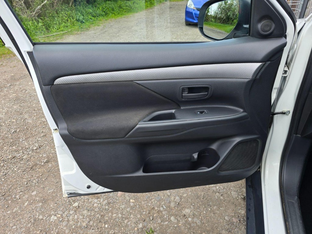 MITSUBISHI OUTLANDER 2.2 DI-D GX2 2016