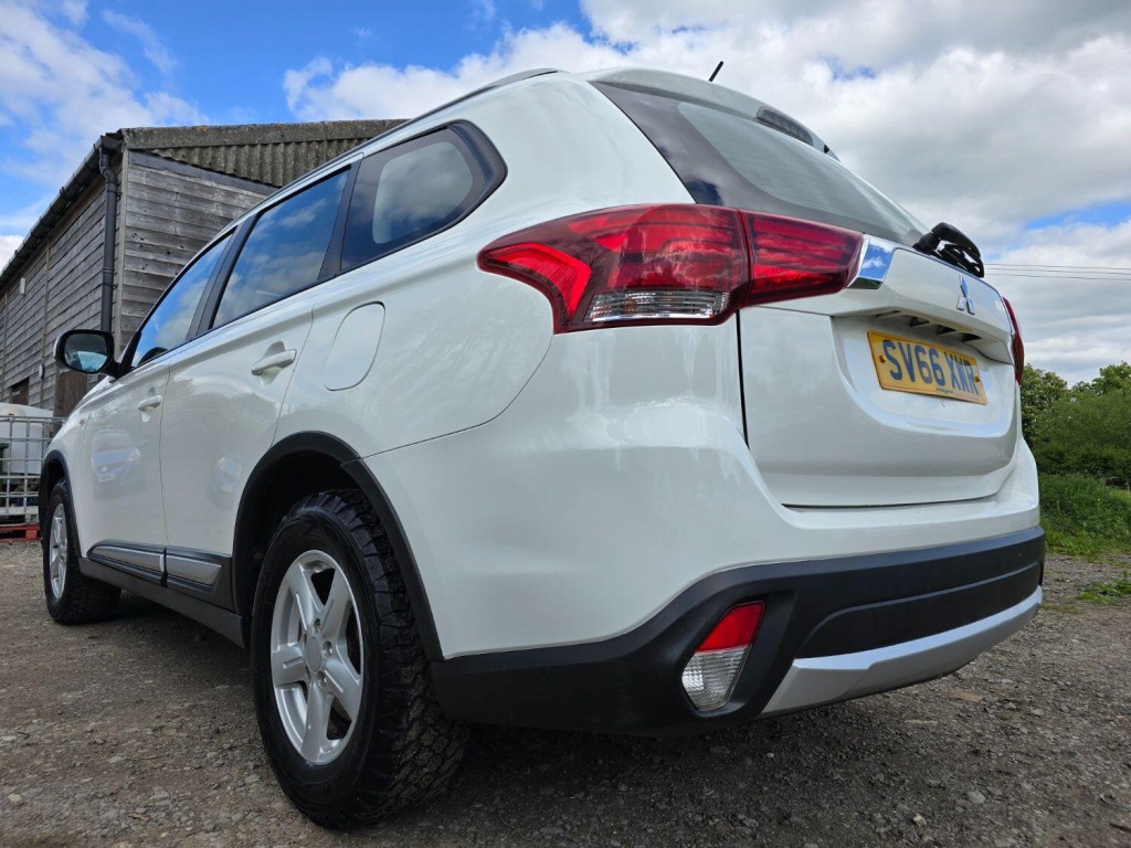 MITSUBISHI OUTLANDER 2.2 DI-D GX2 2016