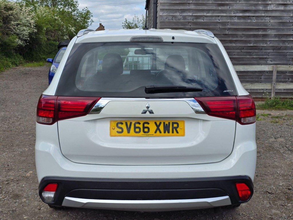 MITSUBISHI OUTLANDER 2.2 DI-D GX2 2016