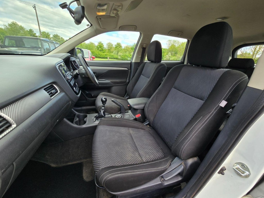 MITSUBISHI OUTLANDER 2.2 DI-D GX2 2016