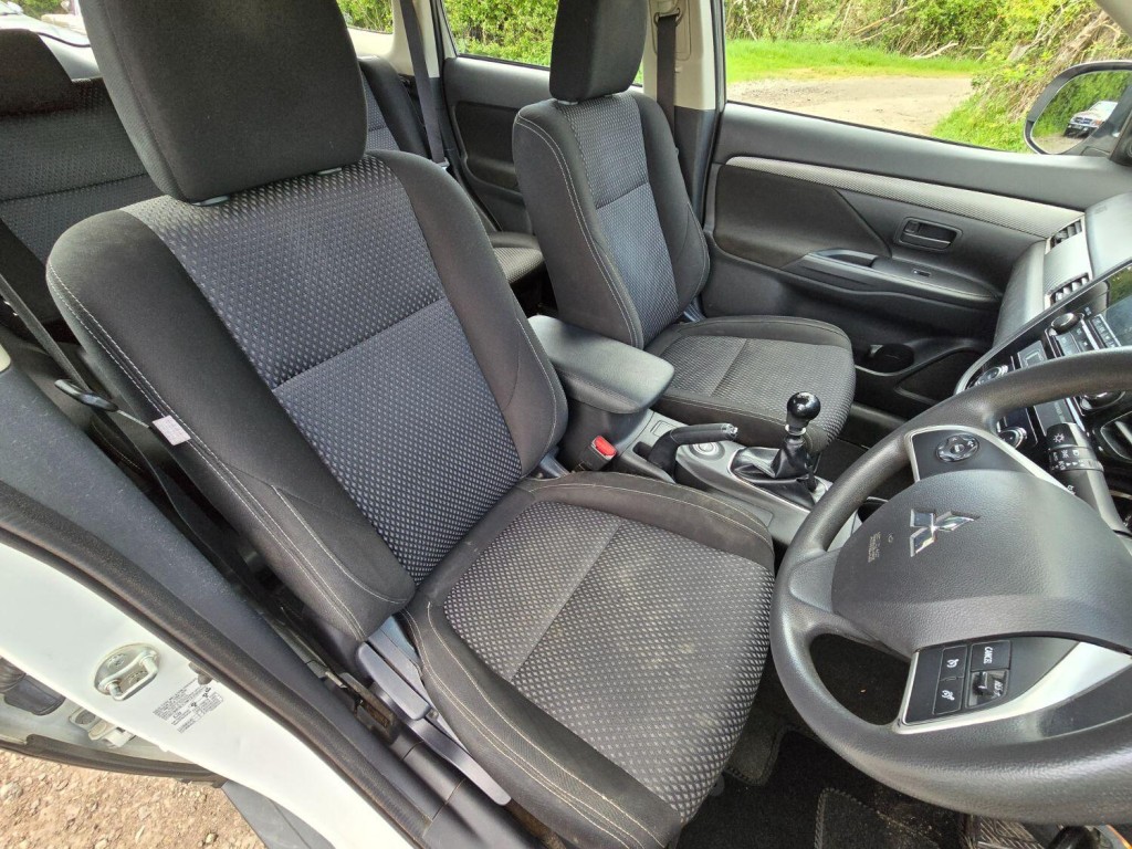 MITSUBISHI OUTLANDER 2.2 DI-D GX2 2016