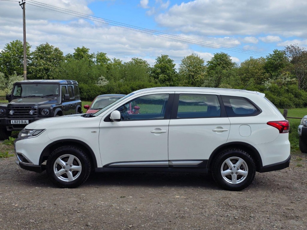 MITSUBISHI OUTLANDER 2.2 DI-D GX2 2016