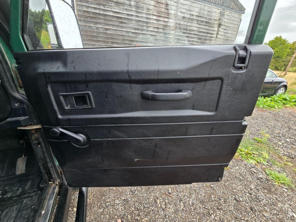 LAND ROVER DEFENDER 90 2.5 TD5 2006