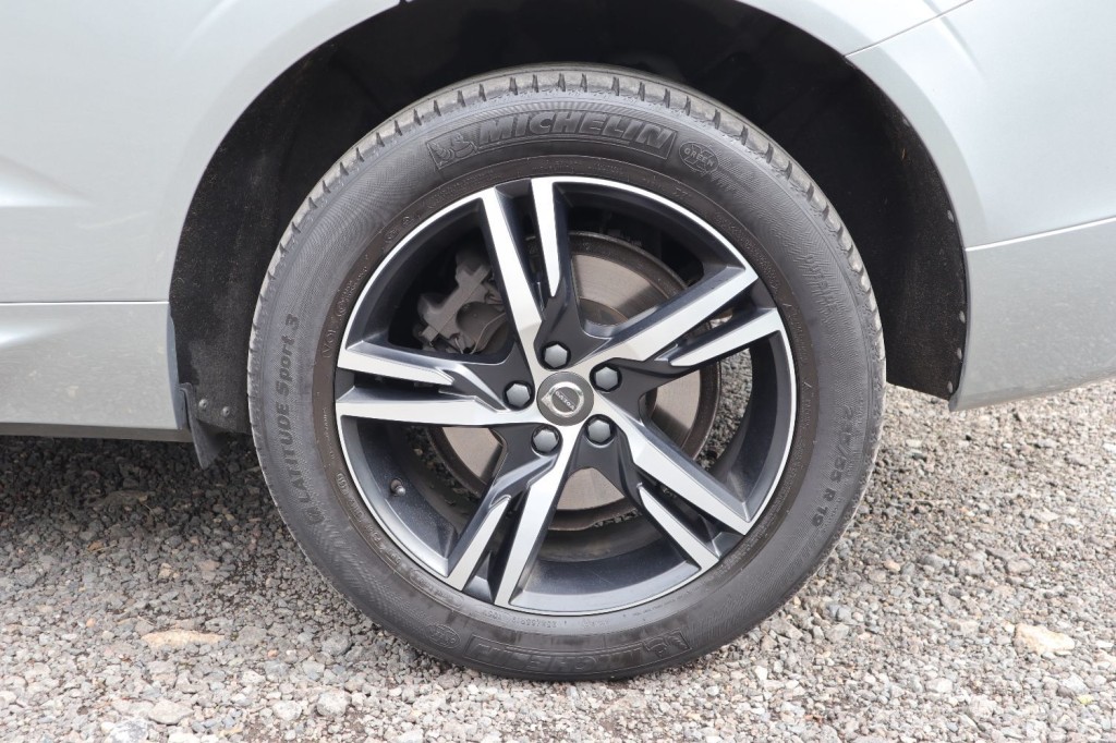 VOLVO XC60 D4 R-DESIGN AWD 2017