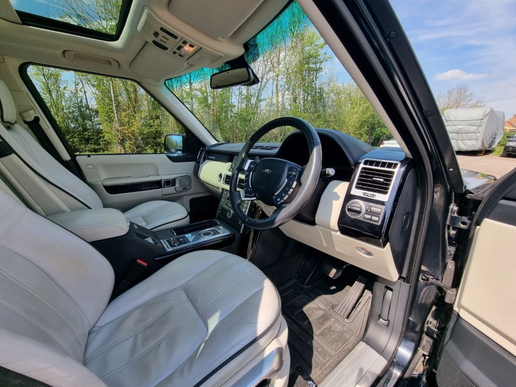 LAND ROVER RANGE ROVER TDV8 VOGUE 2011