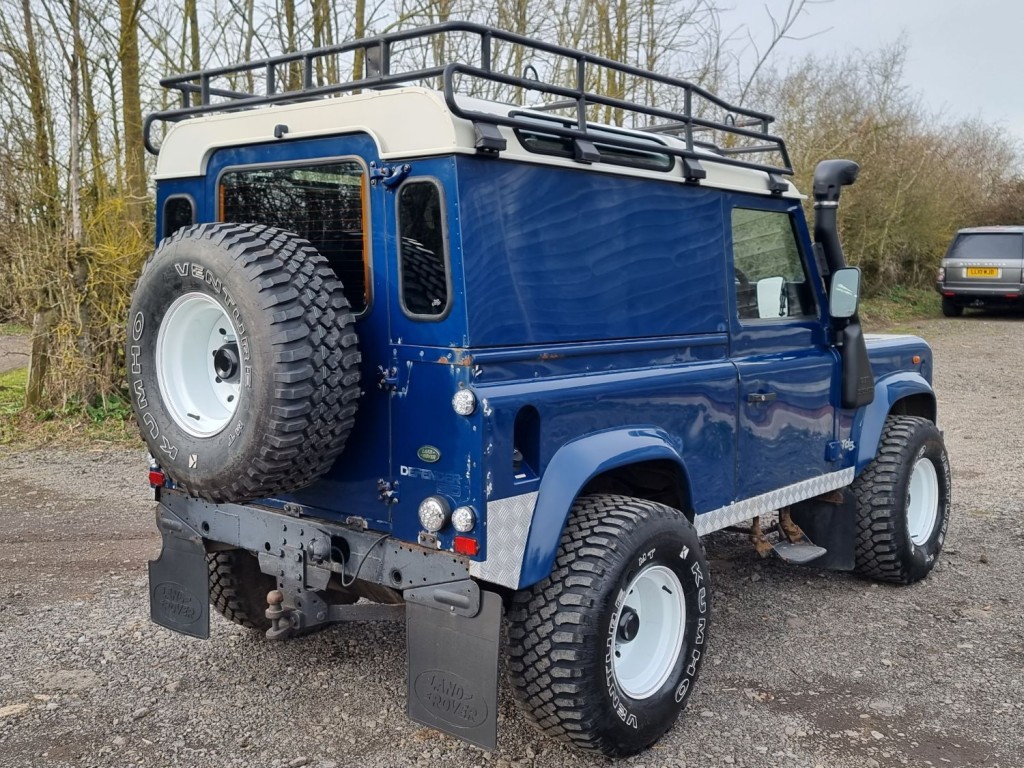 LAND ROVER DEFENDER TD5 COUNTY HARD TOP 2001