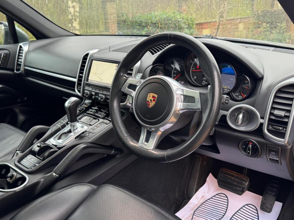 PORSCHE CAYENNE